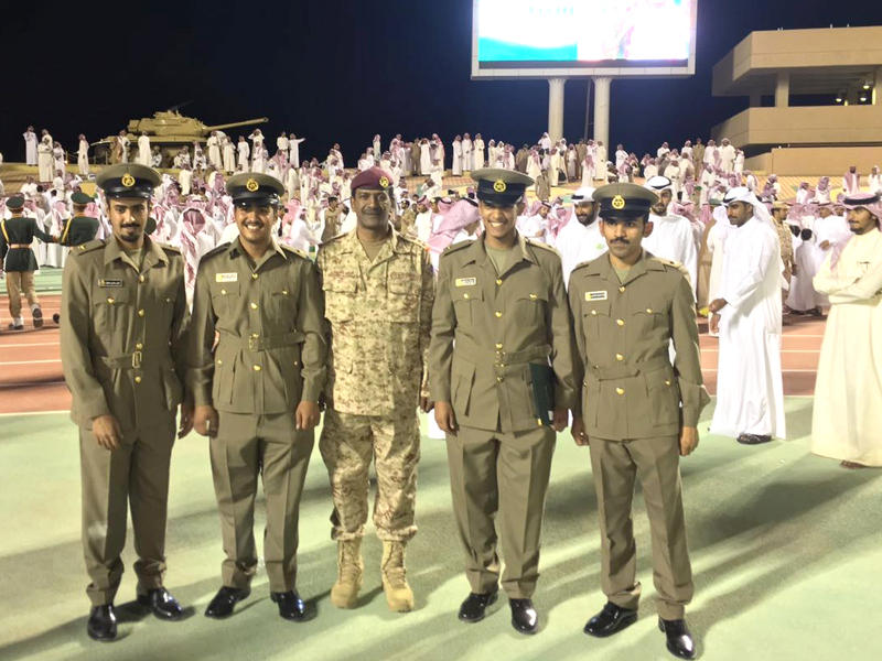 الفرحان يشارك في حفل تخرج عددا من الطلاب الضباط في احدى الكليات العسكرية السعودية