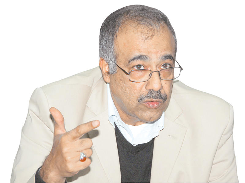  الخبير الدستوري أستاذ القانون العام في كلية الحقوق بجامعة الكويت د. محمد الفيل