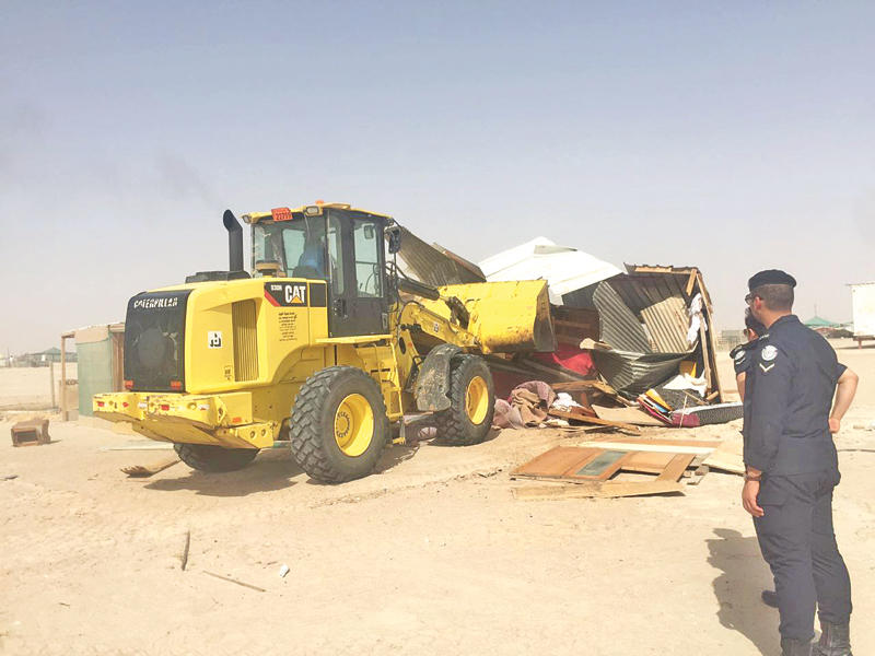 جانب من ازالة جواخير جنوب المطلاع