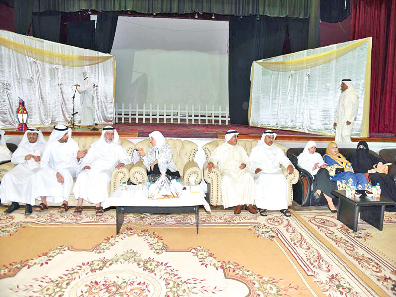 الصبيح تتوسط الوكلاء المساعدين خلال حفل الإفطار الجماعي