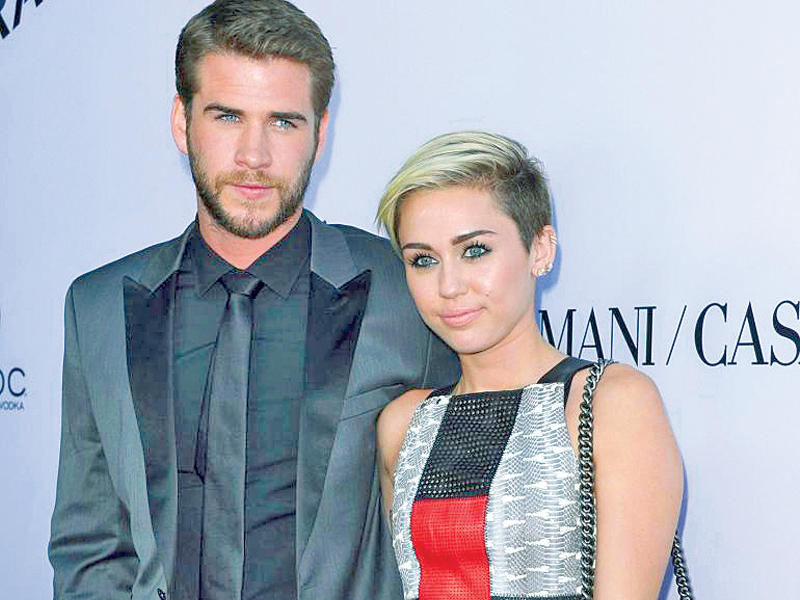 مايلي سايروس وليام هيمسورث