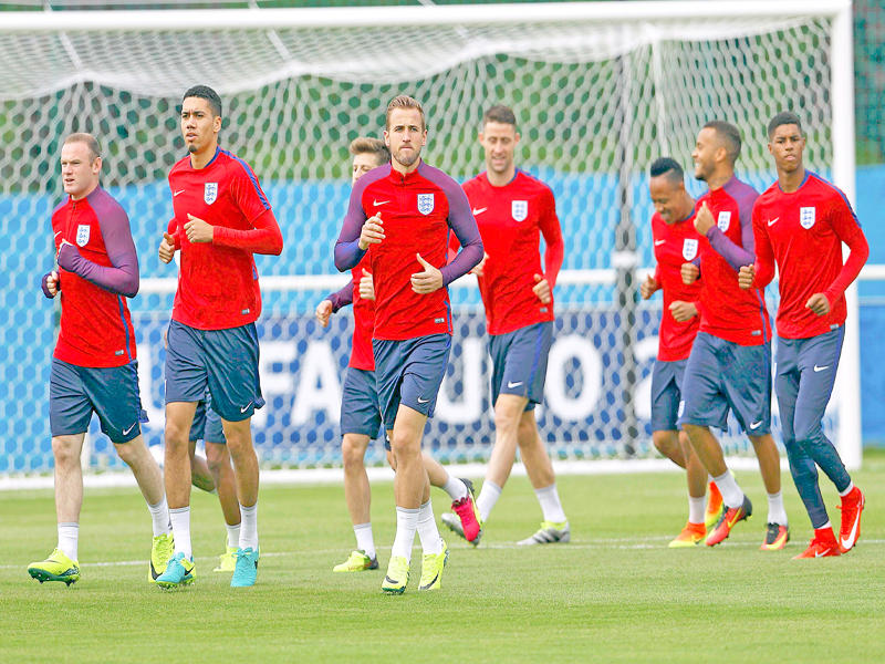 جانب من تدريبات المنتخب الإنكليزي 