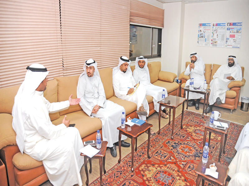 جانب من ندوة الجريدة (تصوير عبدالله الخلف)