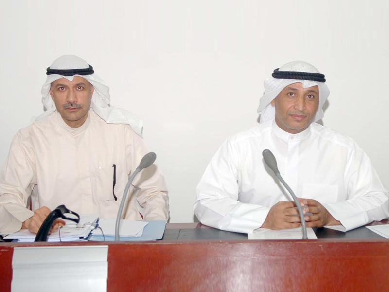 الدبوس والبحر خلال «العمومية»