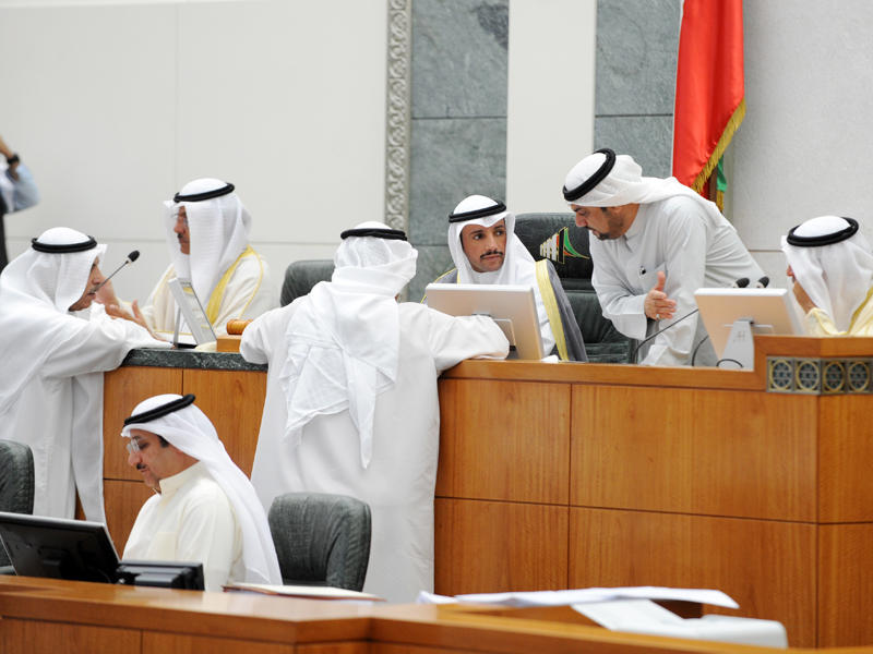 جانب من جلسة يوم أمس