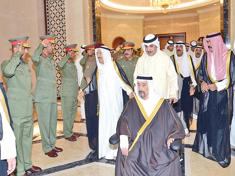 سمو الأمير خلال زيارته «الحرس الوطني»
