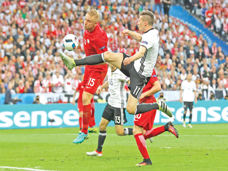 جانب من مواجهة المانيا وبولندا