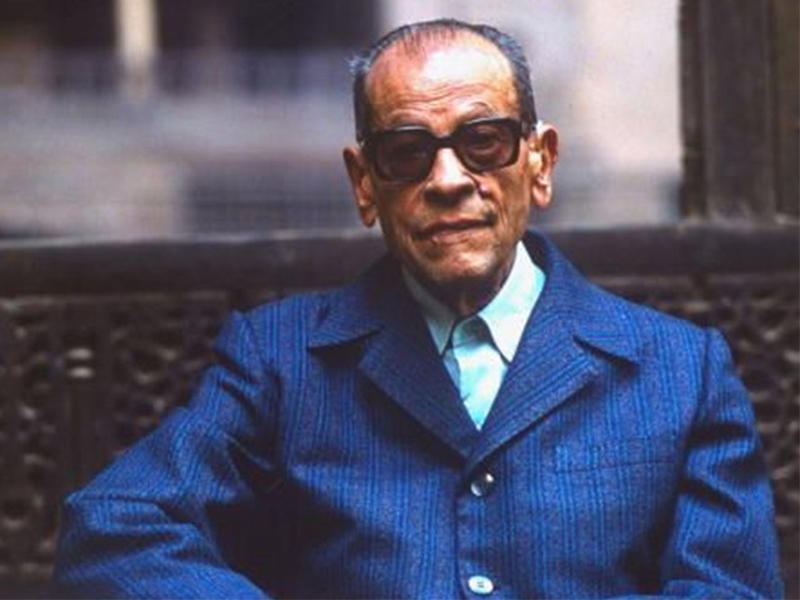  نجيب محفوظ n