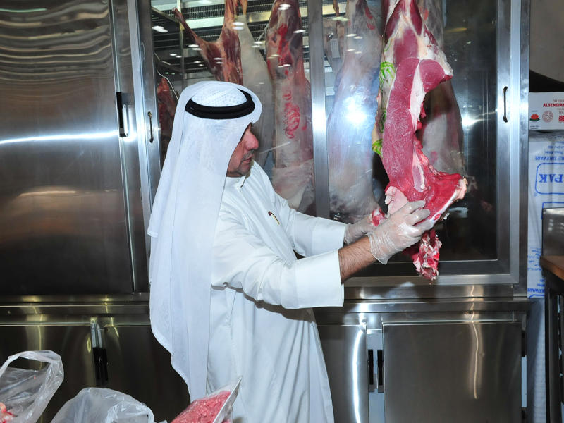 معاينة اللحوم خلال حملة الفروانية