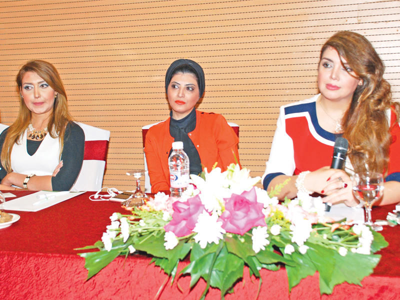 فاطمة رمضان أثناء المؤتمر الصحافي