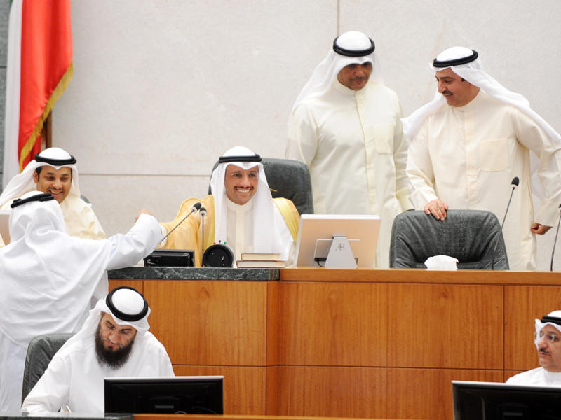 الغانم وعدد من النواب في جلسة أمس