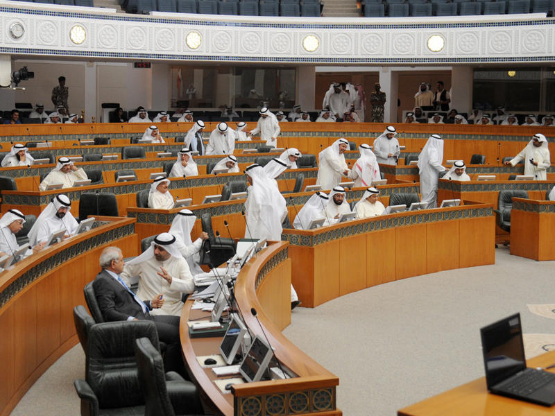 جانب من جلسة يوم أمس