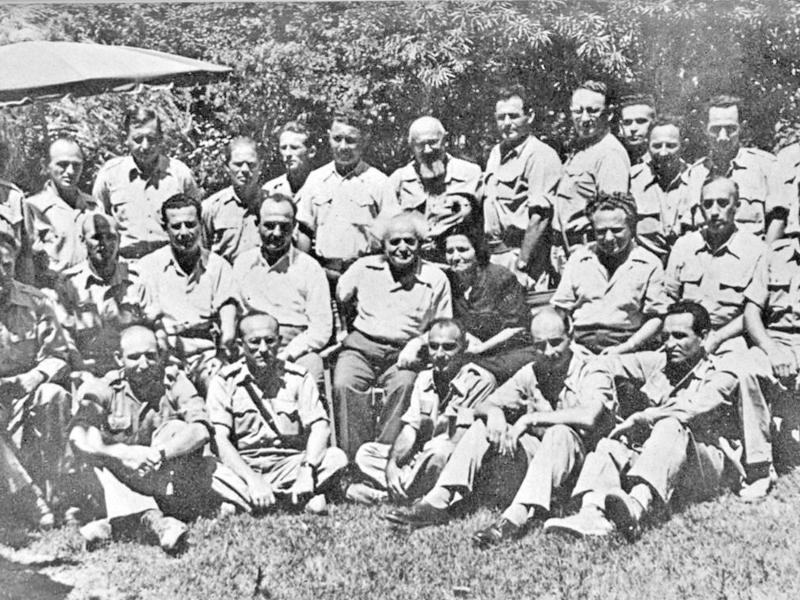 بن غوريون وسط عصابات يهودية