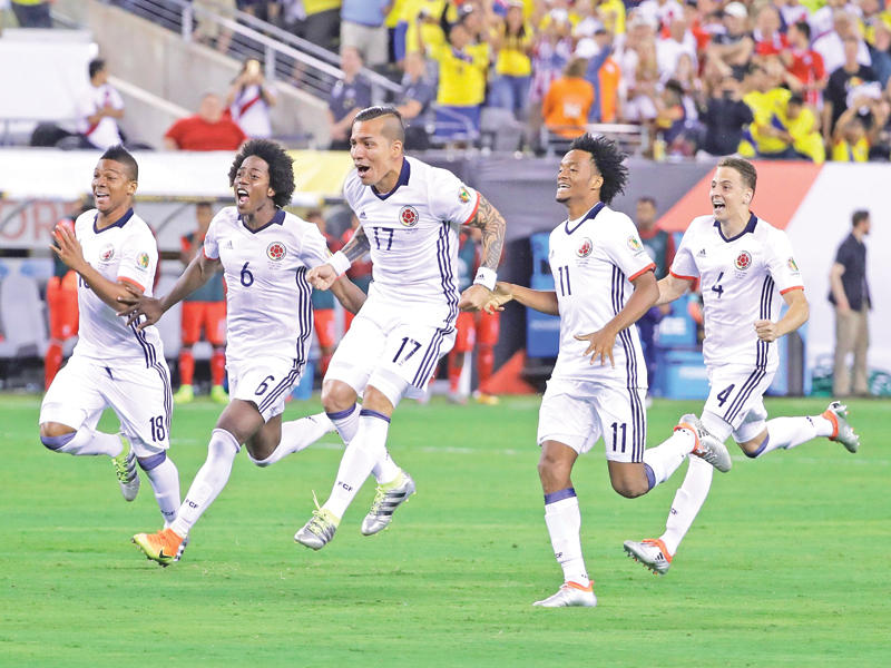 لاعبو المنتخب الكولومبي خلال مباراة سابقة في البطولة