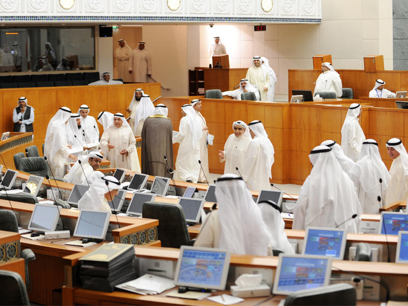 جانب من جلسة أمس