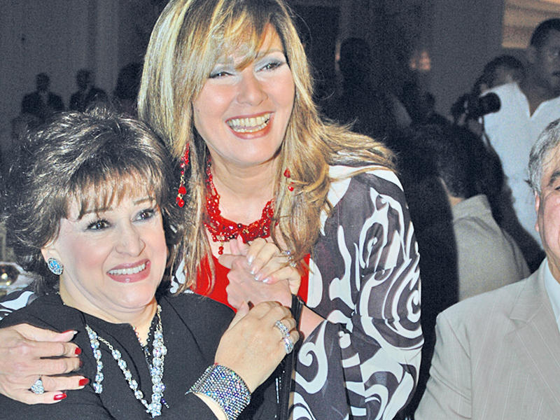 وردة مع آثار الحكيمn