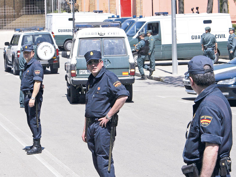 البوليس الإسباني في مواجهة منظمة إيتا الانفصاليةn