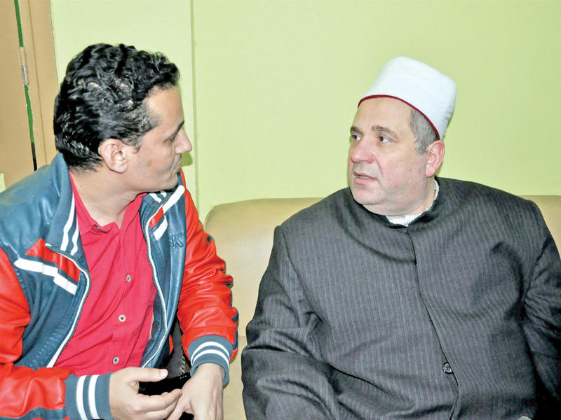 د. أبوهاشم متحدثاً إلى «الجريدة»