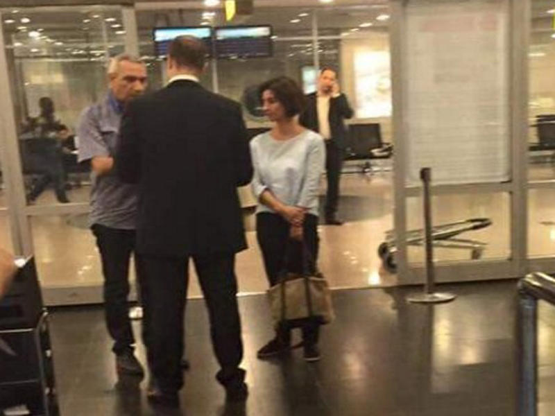 داود في انتظار إنهاء إجراءات مغادرتها بمطار القاهرة أمس الأول 