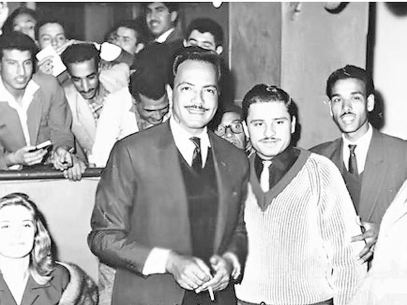 كمال الشناوي ونيازي مصطفى في افتتاح فيلم «عريس لأختي»