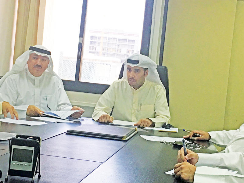 مشاري الحسيان مترئساً العمومية أمس