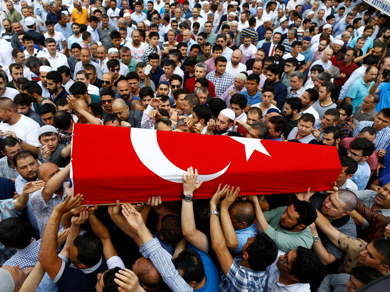 جانب من تشييع ضحايا الاعتداء