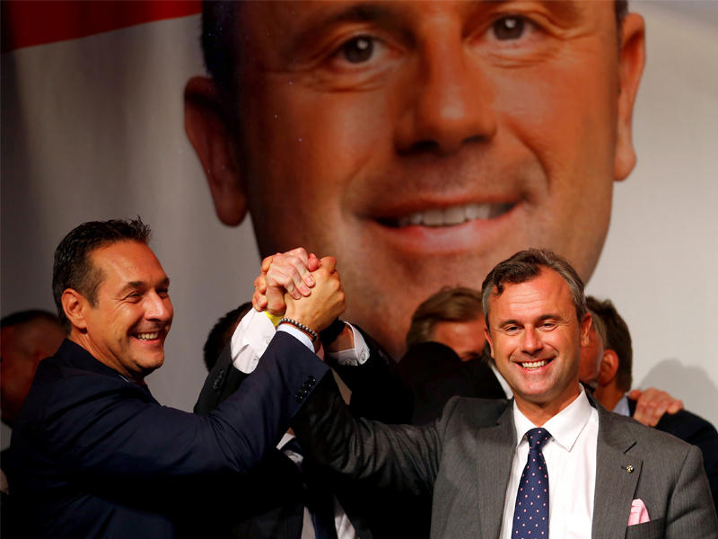 جانب من إحتفال مرشح حزب الخضر ألكسندر فان دير بيلين