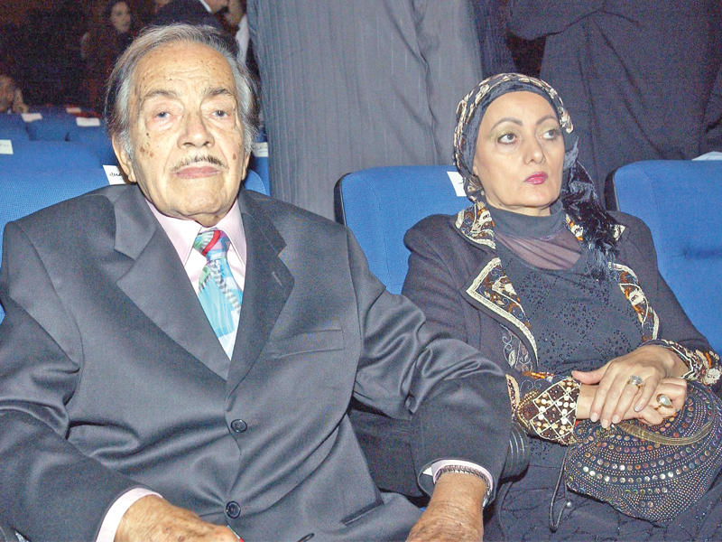 مع زوجته الأخيرة سمر