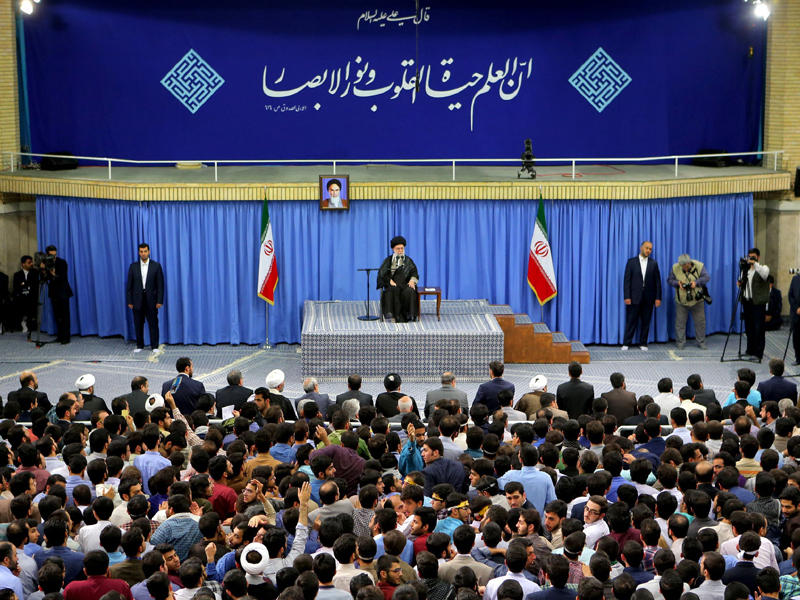 المرشد الأعلى الايراني اية الله علي خامنئي