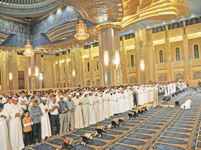صلاة القيام في ليلة ٢٨ بالمسجد الكبير