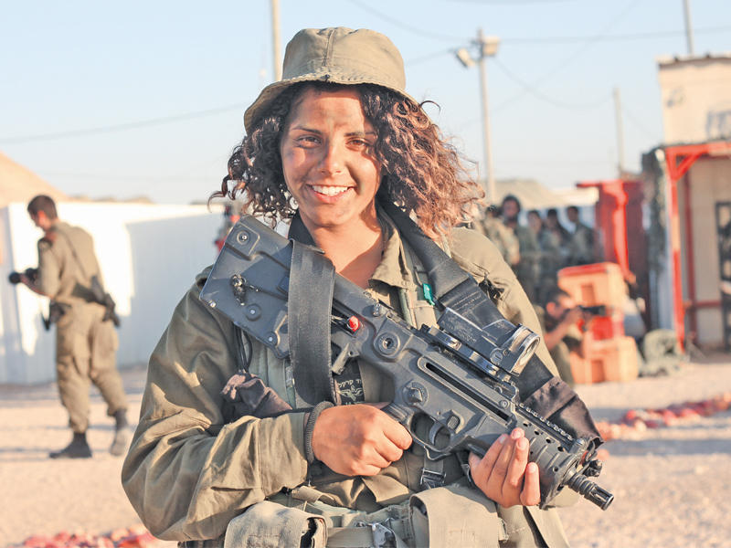 مجندة إسرائيلية