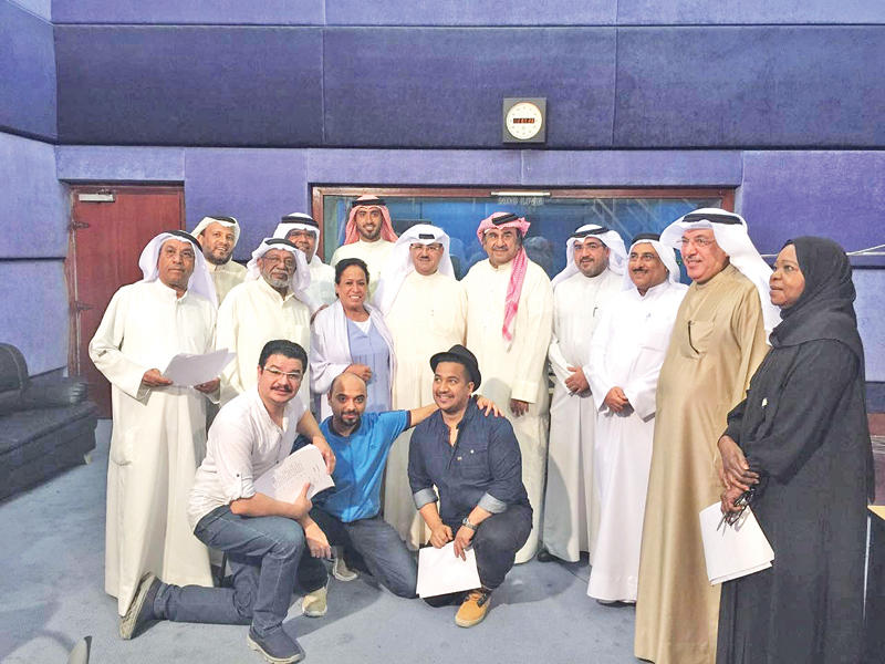 عبدالحسين مع المبارك وفريق «أحلام الزرازير» 