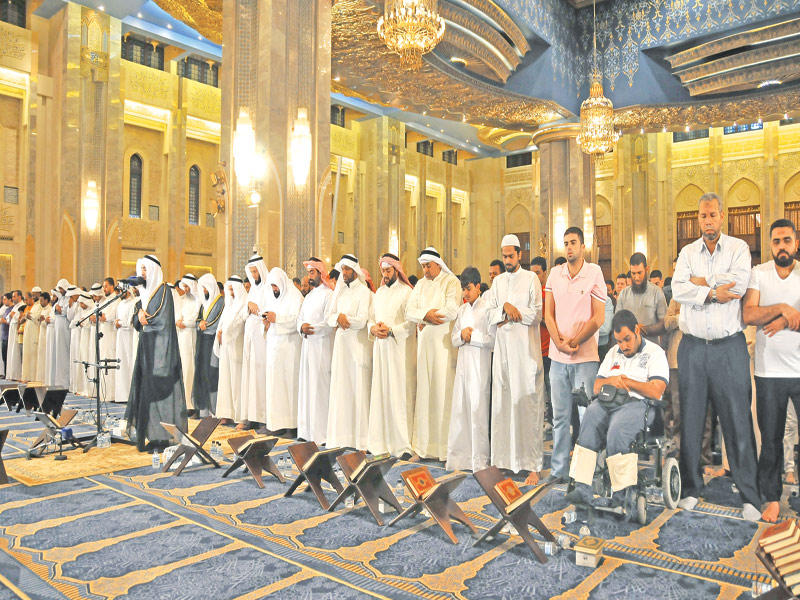 قيام الليلة الأخيرة في المسجد الكبير