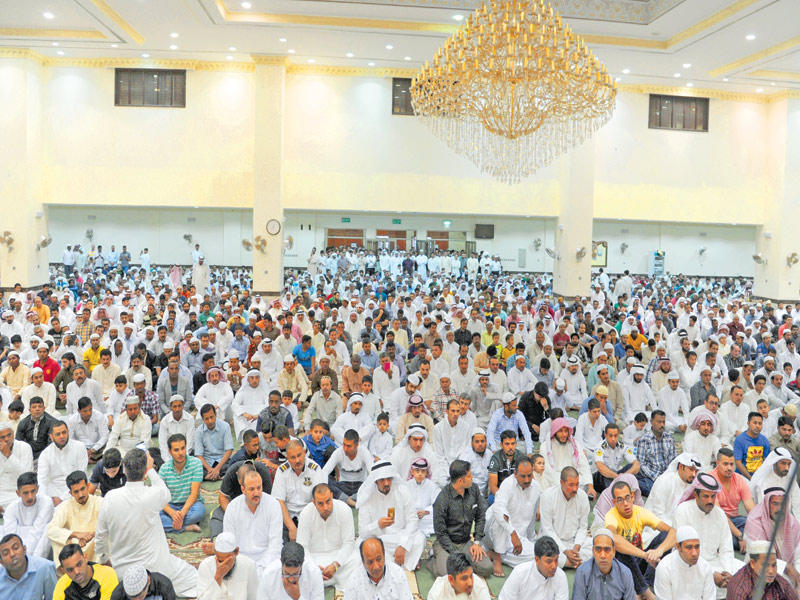 أعداد كبيرة من المصلين في صلاة العيد (تصوير عثمان الشعيب)