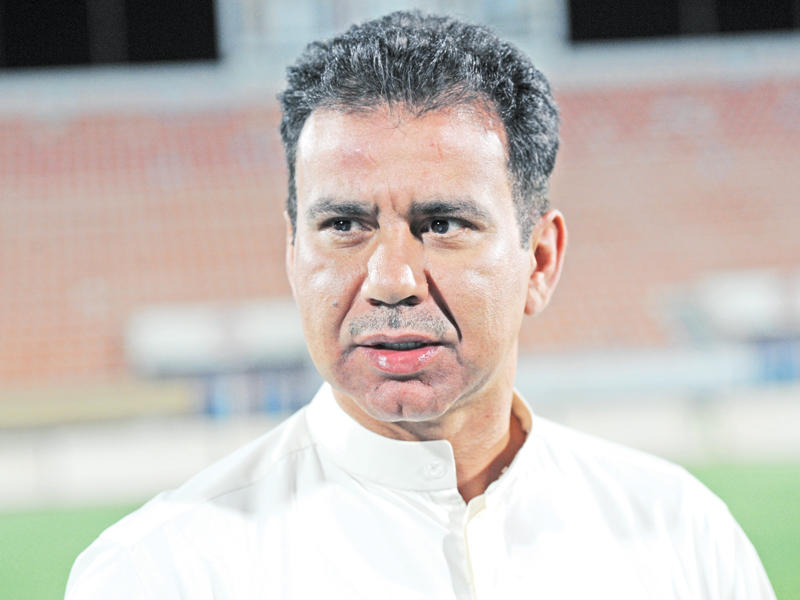 أيمن الحسينيn