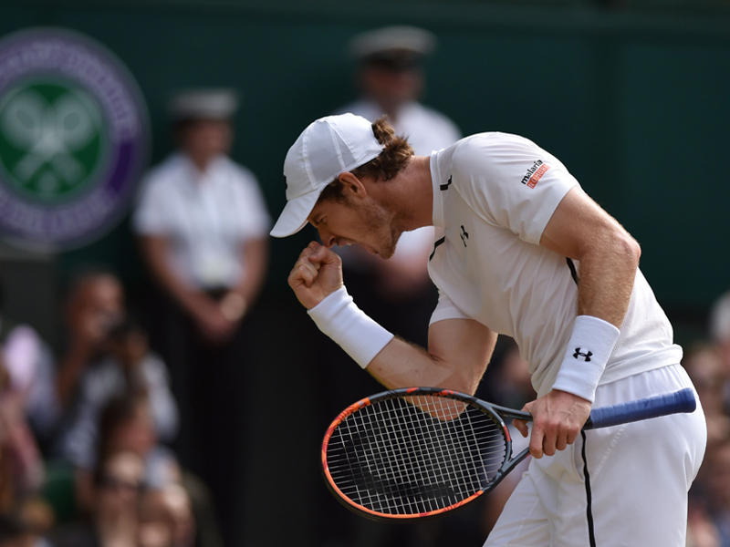 موراي يحتفل خلال احدى الجولات