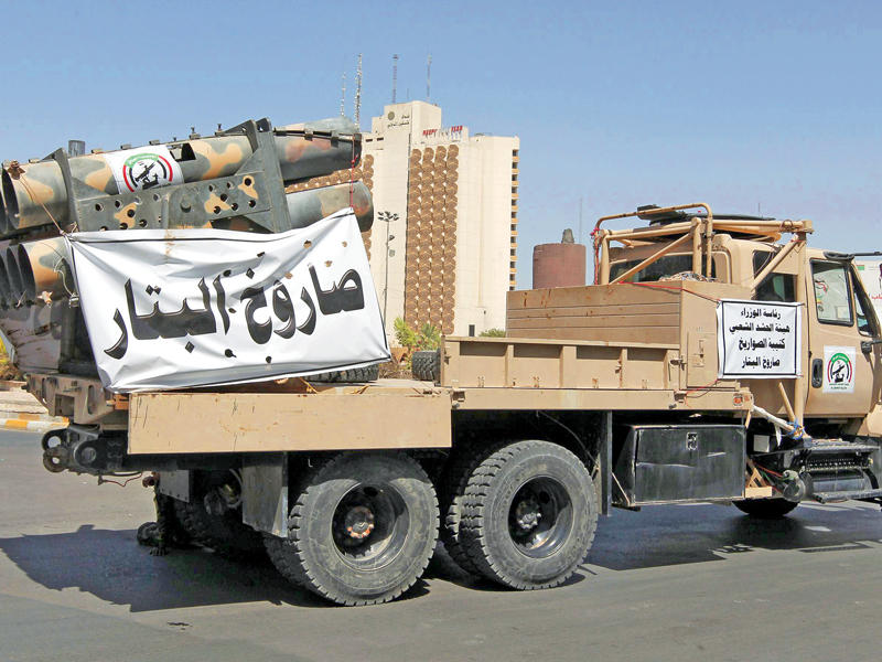 آلية تابعة للجيش العراقي في إطار الانتشار العسكري الكثيف في بغداد أمس t (أ ف ب)n