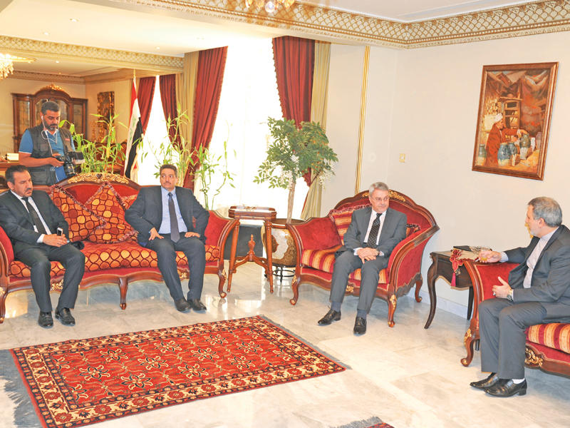 السفير العراقي بحر العلوم والسفير الإيراني عنايتي 