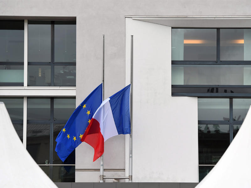 تنكيس الأعلام