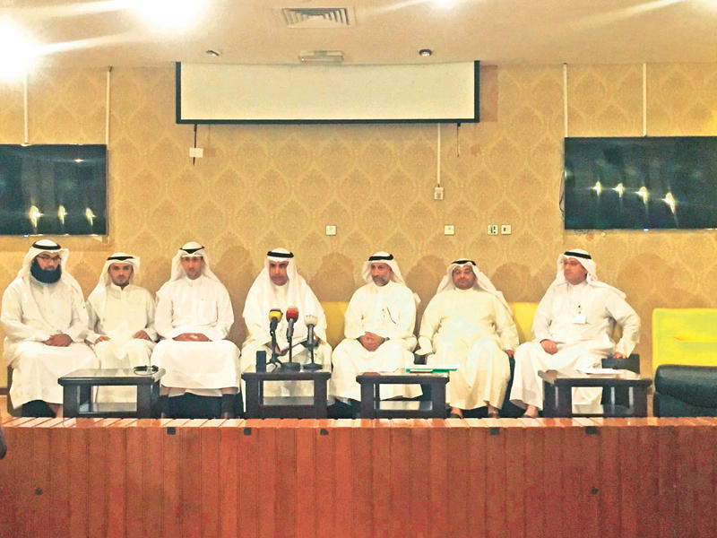 جانب من المؤتمر الصحافي