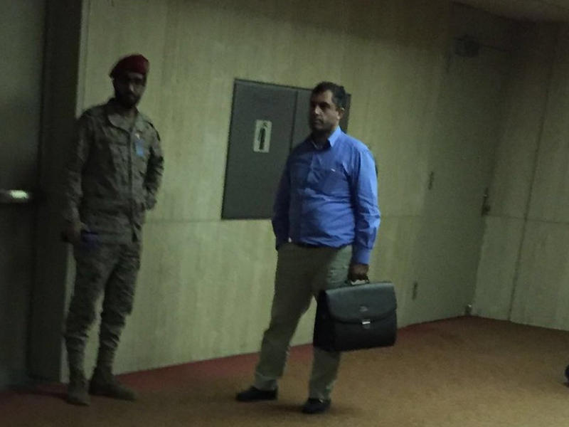 غولو في مطار الدمام