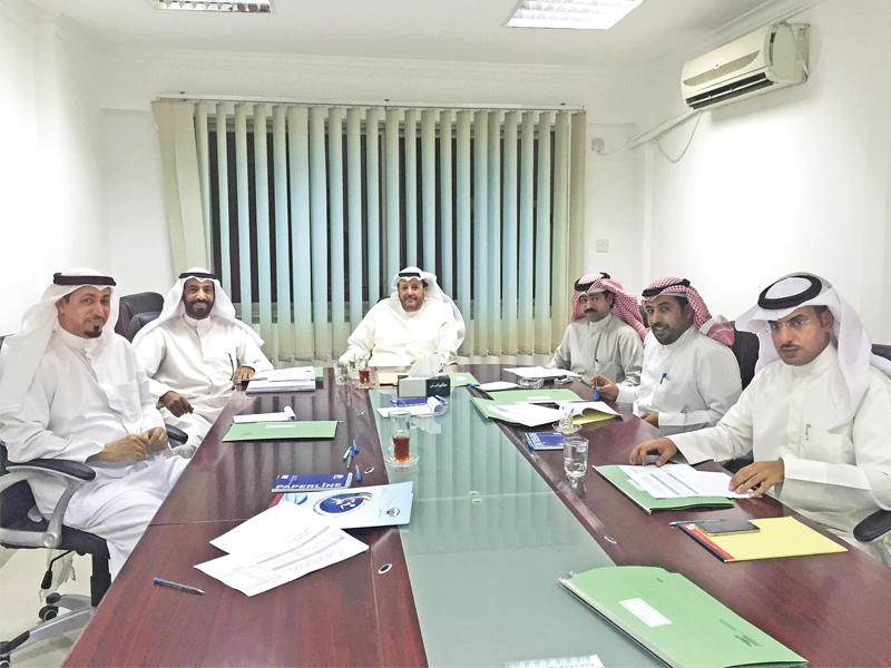 مجلس إدارة برقان خلال اجتماع أمس الأول