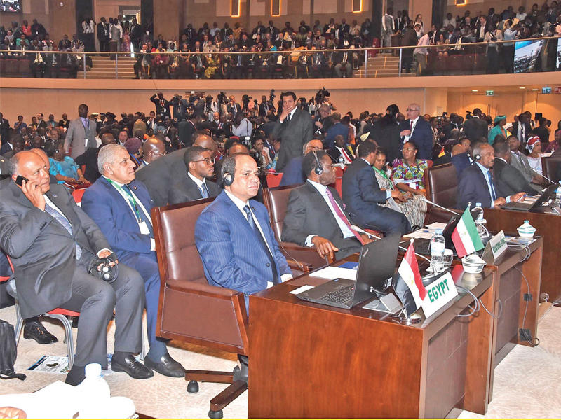 السيسي مشاركاً في اجتماعات القمة الإفريقية ببورندي   (الجريدة)