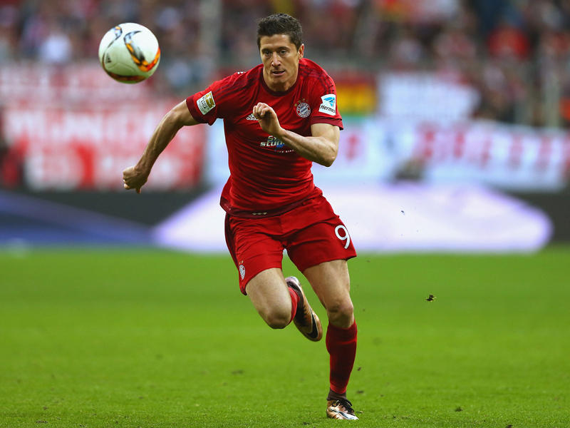 روبرت ليفاندوفسكي مهاجم بايرن ميونيخ الألماني