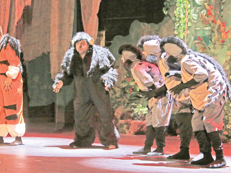 لقطة من مسرحية «طرزان»