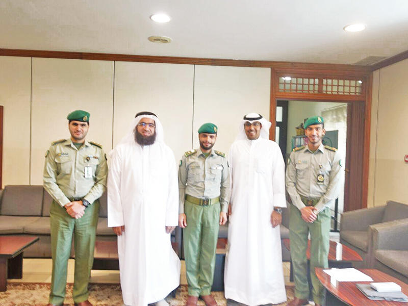 وفد الحج والعمرة خلال زيارته للحرس الوطنيn