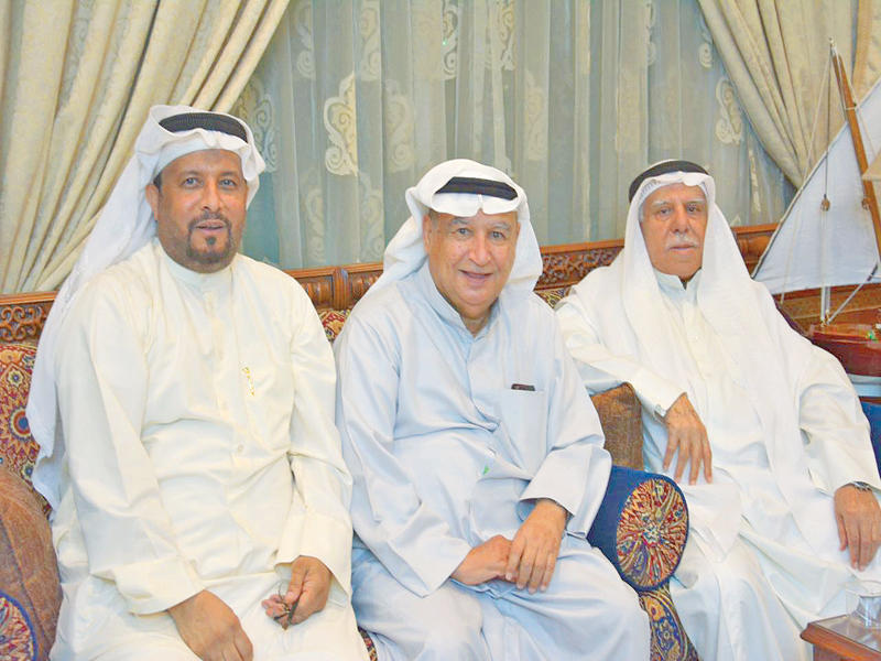 الخضر متوسطاً الهاجري والزاير