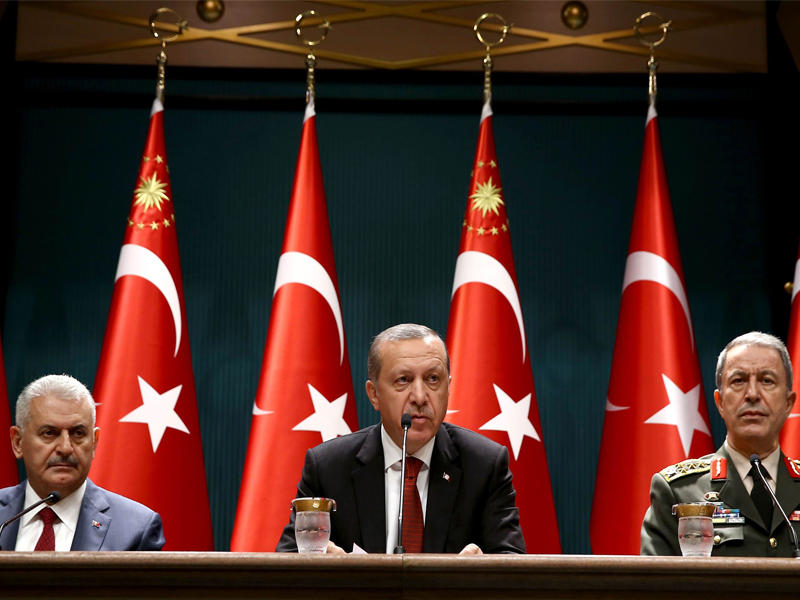 إردوغان متوسط رئيس الوزراء ورئيس الأركان