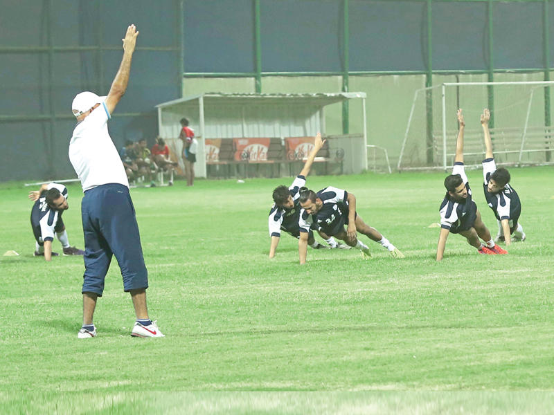 لاعبو اليرموك خلال التدريب الأول