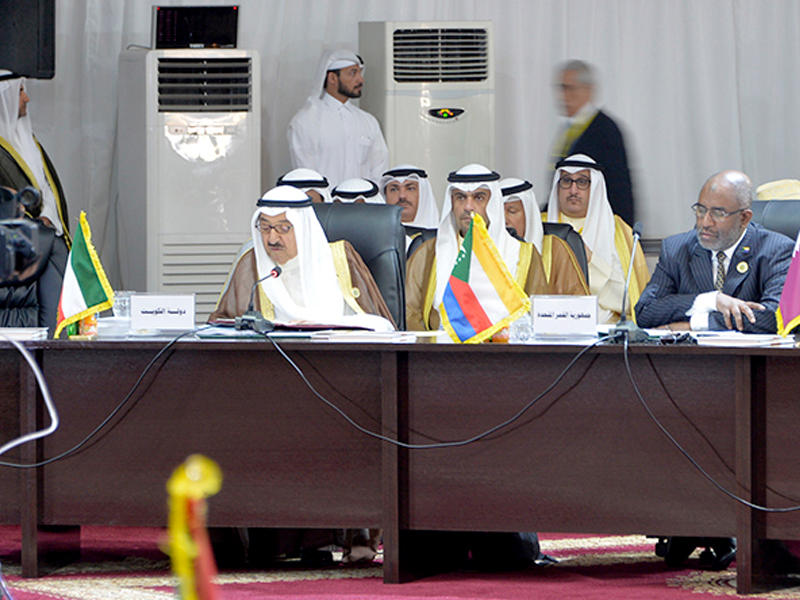 سمو الأمير يلقي كلمة الكويت خلال القمة العربية